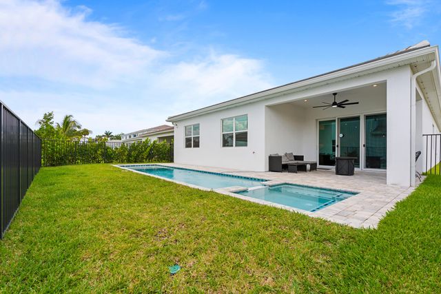 10428 SW Jadewood Court, Port St. Lucie, Port St Lucie, FL 34987