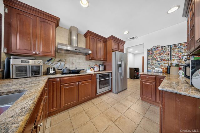 218-21 Stewart Road, Hollis Hills, NY 11427