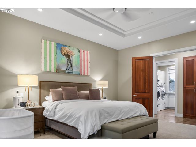 721 Sw 68TH Ter, Portland, OR 97225