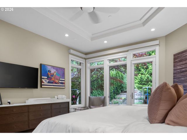 721 Sw 68TH Ter, Portland, OR 97225