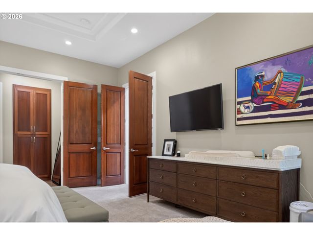 721 Sw 68TH Ter, Portland, OR 97225
