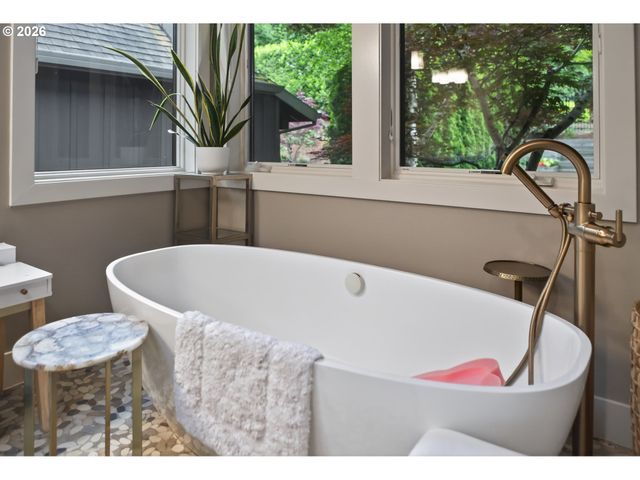 721 Sw 68TH Ter, Portland, OR 97225