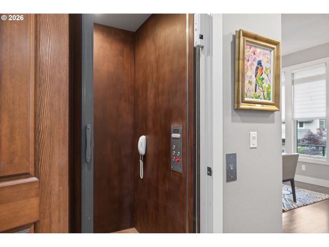721 Sw 68TH Ter, Portland, OR 97225