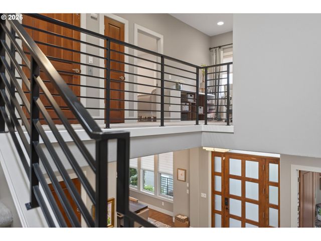 721 Sw 68TH Ter, Portland, OR 97225