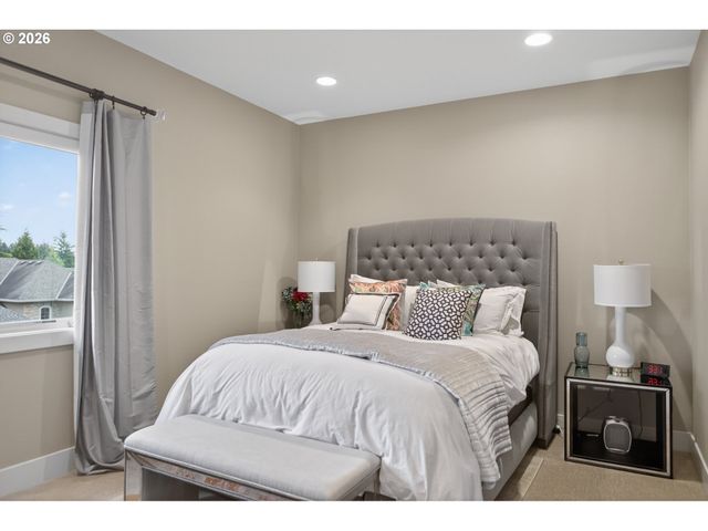 721 Sw 68TH Ter, Portland, OR 97225