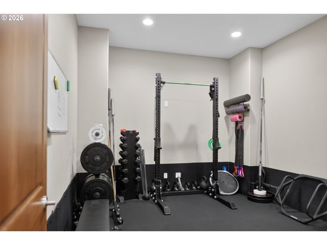 721 Sw 68TH Ter, Portland, OR 97225
