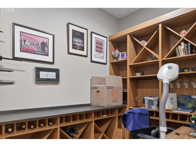 721 Sw 68TH Ter, Portland, OR 97225
