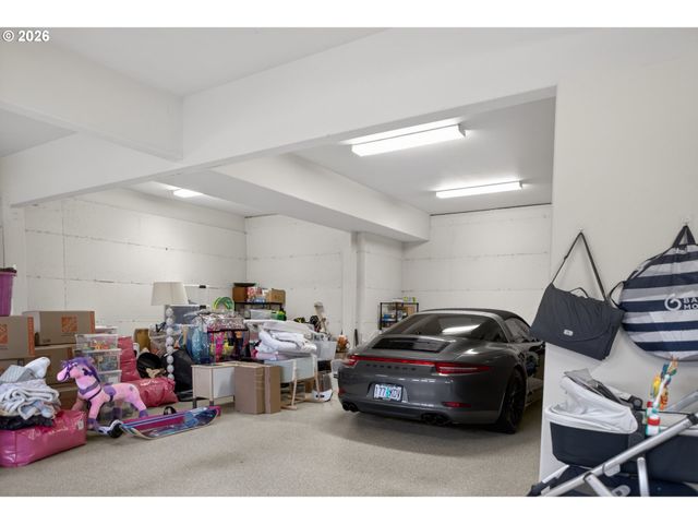 721 Sw 68TH Ter, Portland, OR 97225