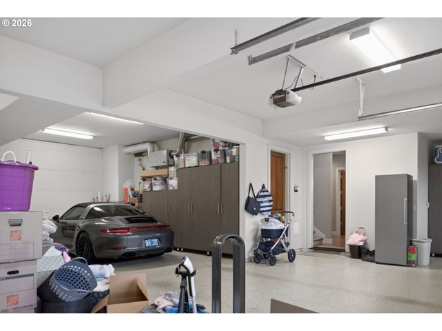 721 Sw 68TH Ter, Portland, OR 97225