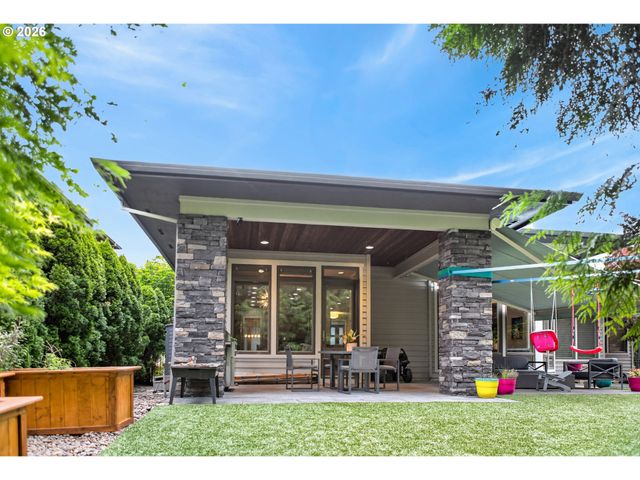 721 Sw 68TH Ter, Portland, OR 97225