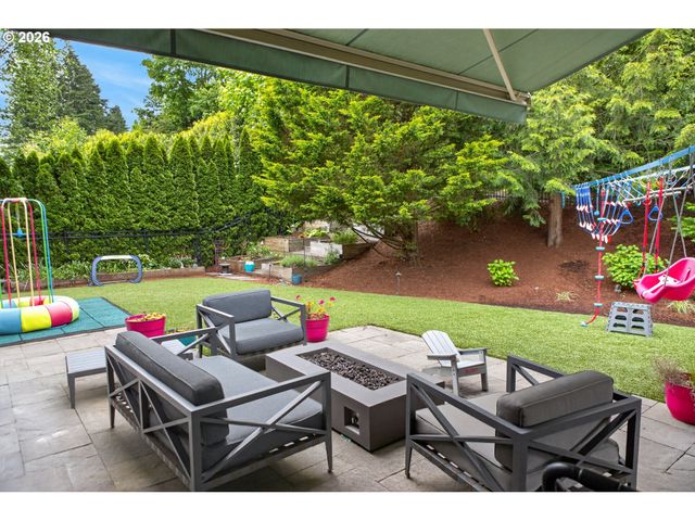 721 Sw 68TH Ter, Portland, OR 97225