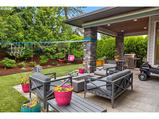 721 Sw 68TH Ter, Portland, OR 97225