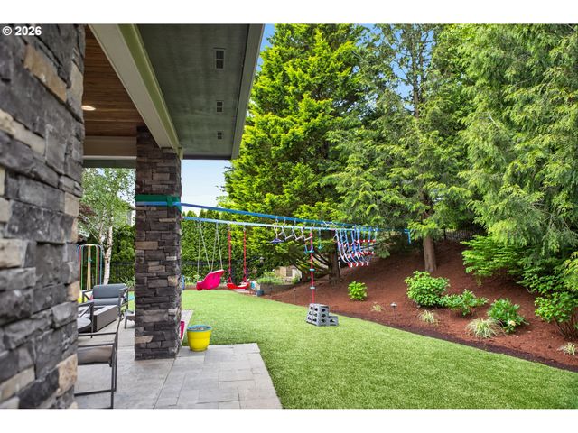 721 Sw 68TH Ter, Portland, OR 97225