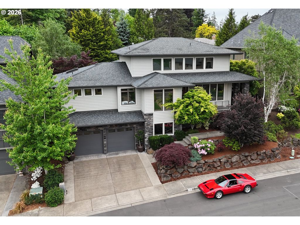 721 Sw 68TH Ter, Portland, OR 97225