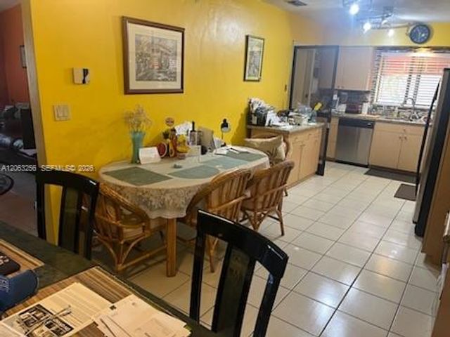 11041 SW 166th Ter, Miami, FL 33157