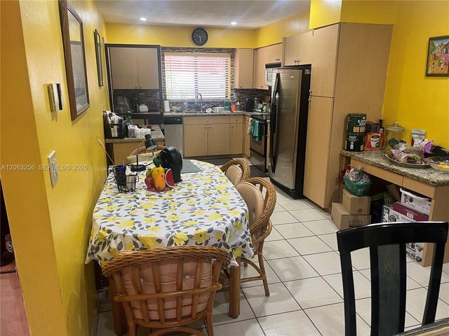11041 SW 166th Ter, Miami, FL 33157