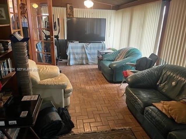 11041 SW 166th Ter, Miami, FL 33157