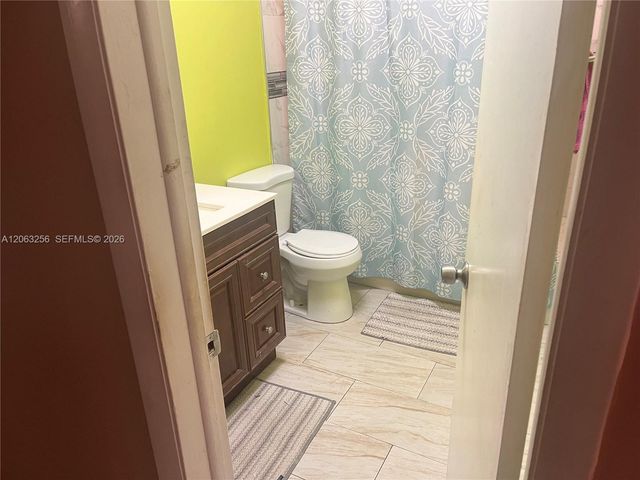 11041 SW 166th Ter, Miami, FL 33157