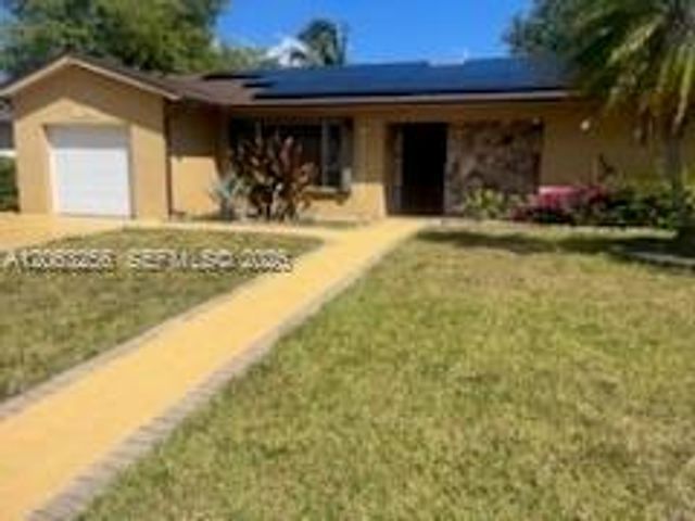 11041 SW 166th Ter, Miami, FL 33157