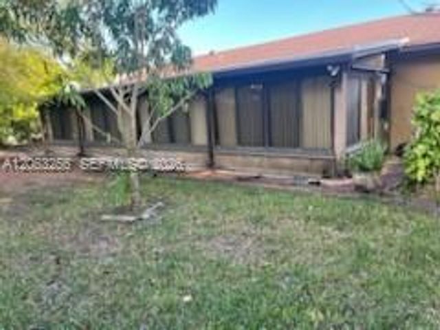 11041 SW 166th Ter, Miami, FL 33157
