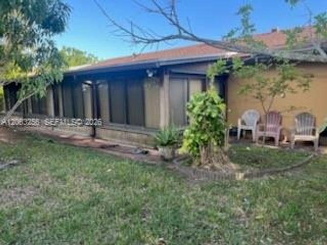 11041 SW 166th Ter, Miami, FL 33157