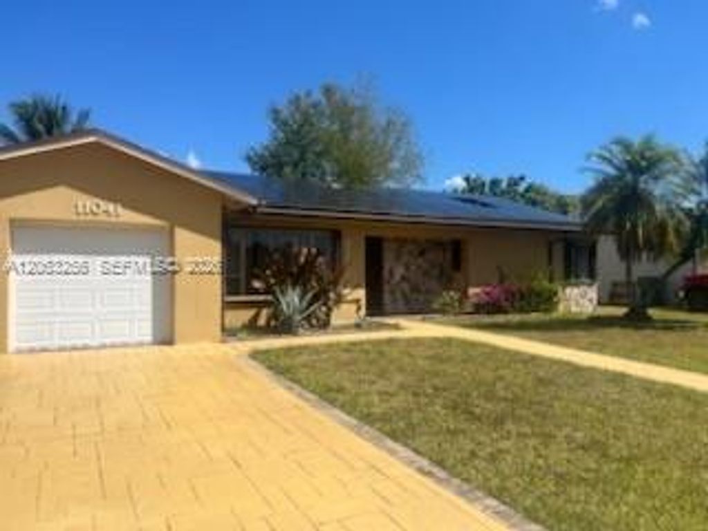 11041 SW 166th Ter, Miami, FL 33157