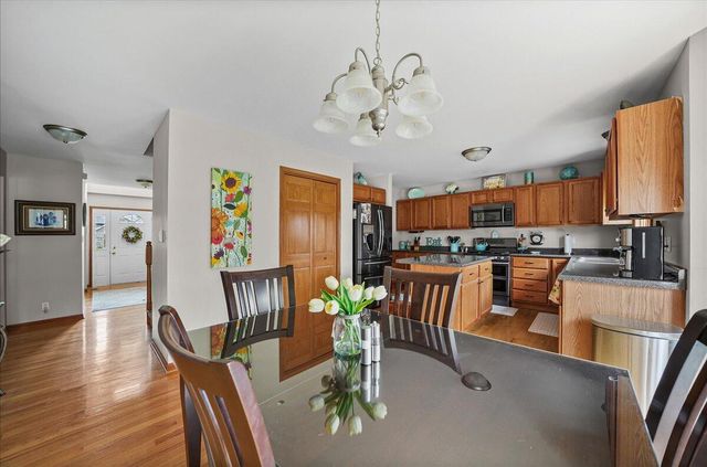 2252 Lennox Lane, Valparaiso, IN 46385