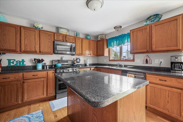 2252 Lennox Lane, Valparaiso, IN 46385