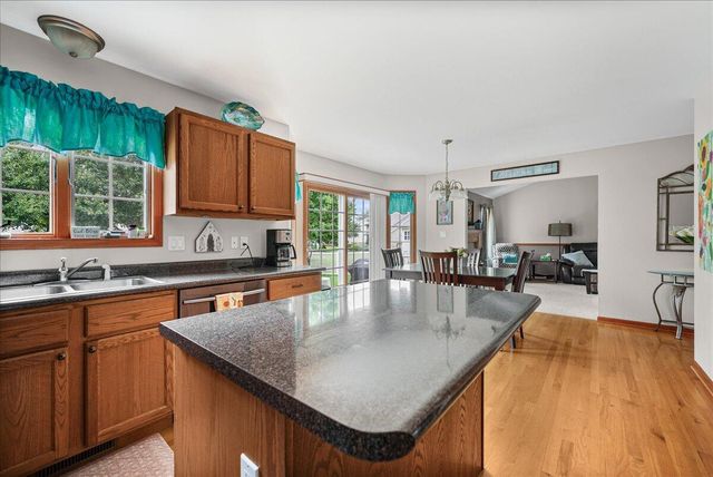 2252 Lennox Lane, Valparaiso, IN 46385