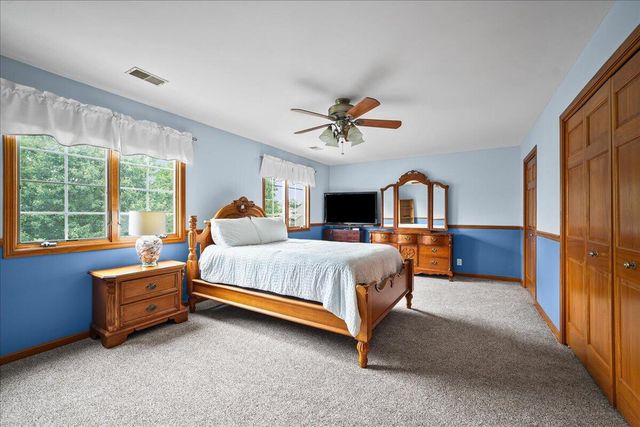 2252 Lennox Lane, Valparaiso, IN 46385