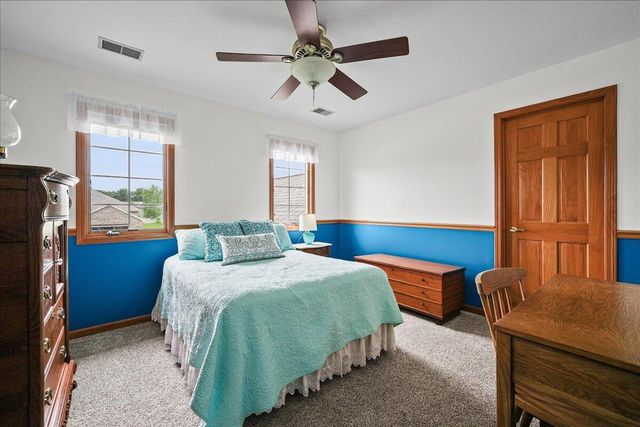 2252 Lennox Lane, Valparaiso, IN 46385