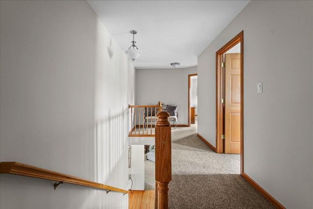 2252 Lennox Lane, Valparaiso, IN 46385