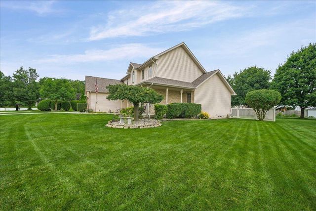 2252 Lennox Lane, Valparaiso, IN 46385