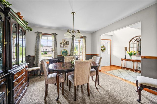 2252 Lennox Lane, Valparaiso, IN 46385