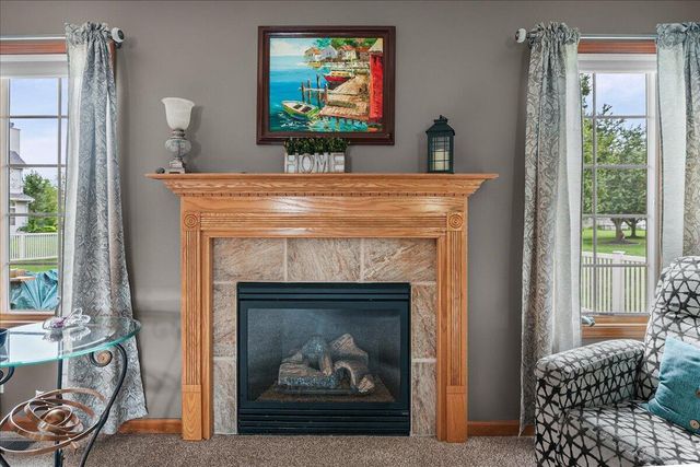 2252 Lennox Lane, Valparaiso, IN 46385