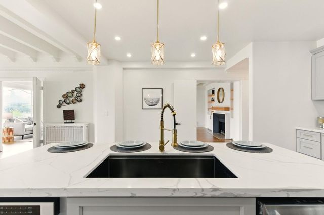 244 Lakeside Drive 2, Oakland, CA 94612
