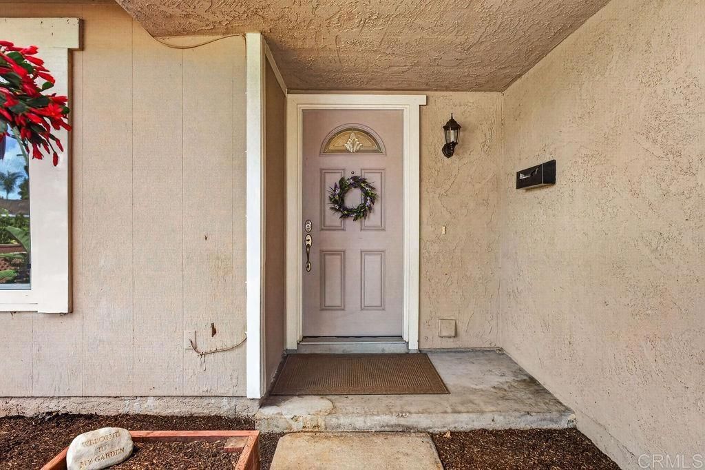 Image 3 of property listing at 10943 Martinique Way, San Diego, CA 92126