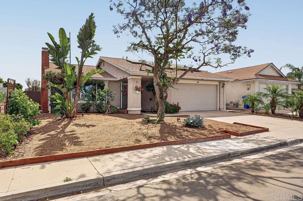 Image 4 of property listing at 10943 Martinique Way, San Diego, CA 92126