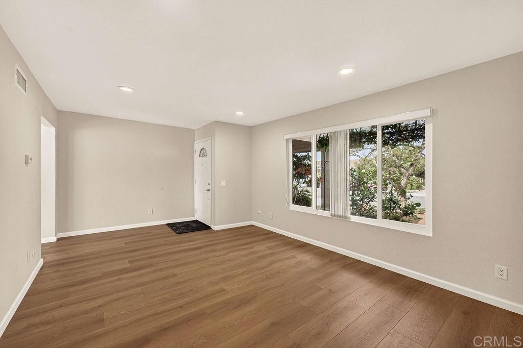 Image 8 of property listing at 10943 Martinique Way, San Diego, CA 92126