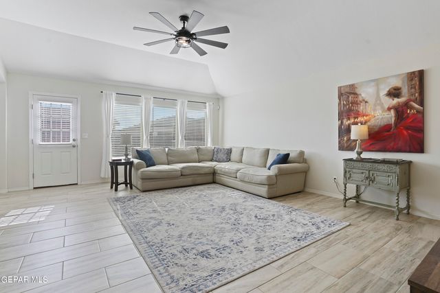 325 SAMUEL VISTA Street, Horizon City, TX 79928