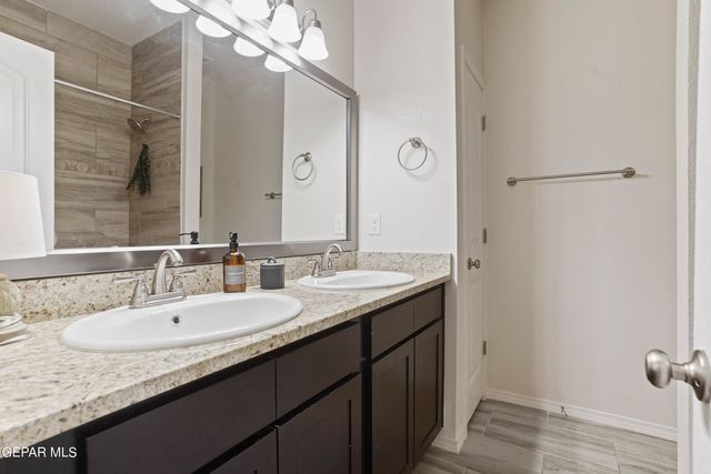 325 SAMUEL VISTA Street, Horizon City, TX 79928