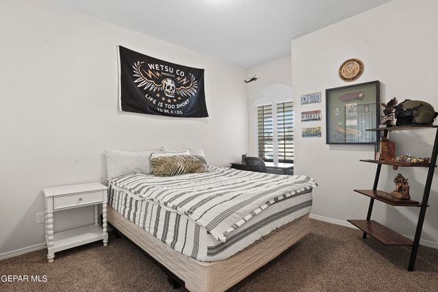 325 SAMUEL VISTA Street, Horizon City, TX 79928