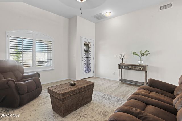 325 SAMUEL VISTA Street, Horizon City, TX 79928