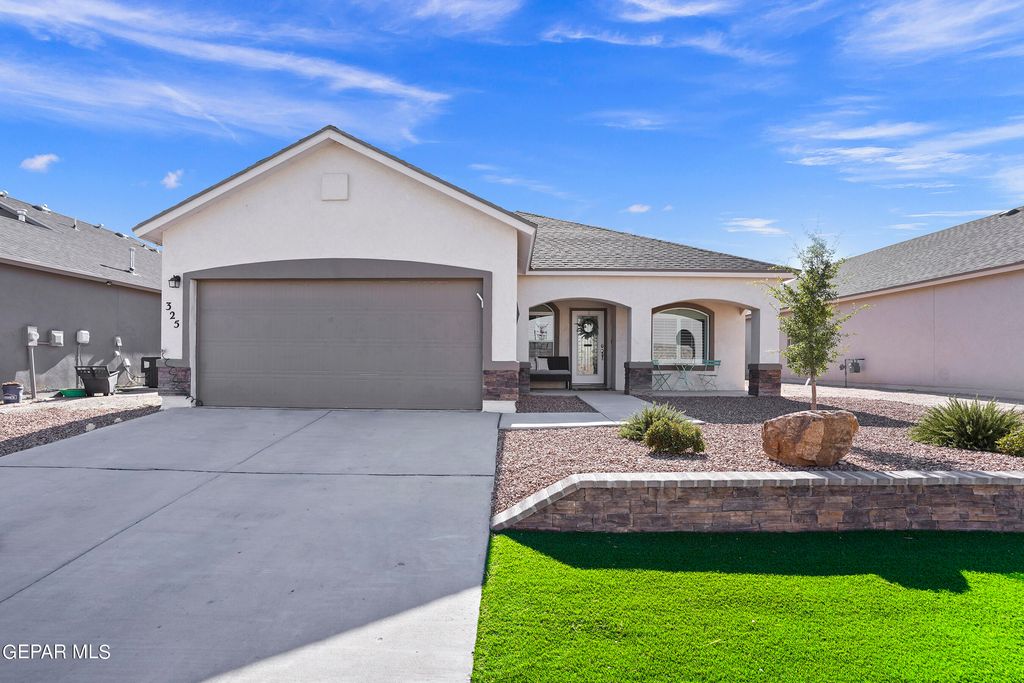 325 SAMUEL VISTA Street, Horizon City, TX 79928