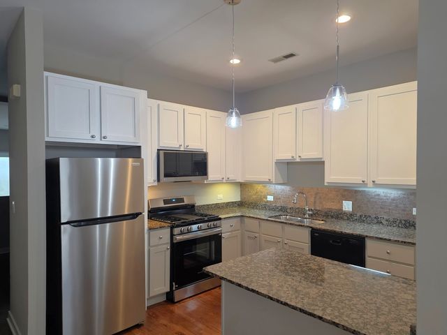 1708 S Desplaines Street 1, Chicago, IL 60616