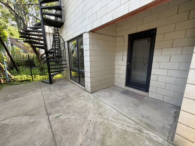 1708 S Desplaines Street 1, Chicago, IL 60616