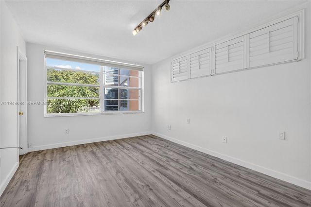 1501 NE 191st St C212, Miami, FL 33179