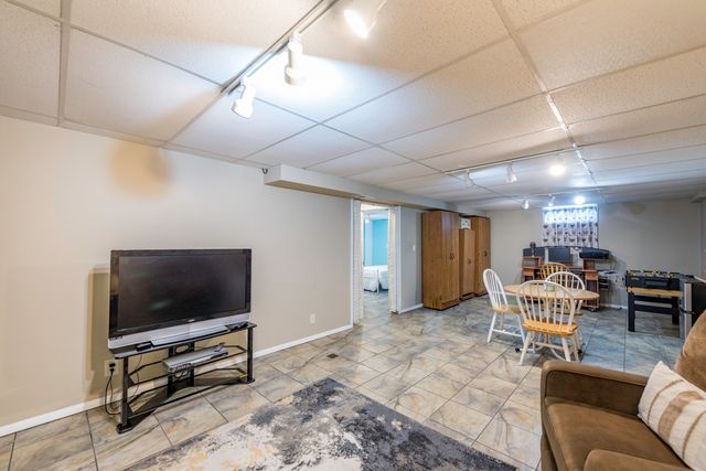 3315 Emmaus Avenue, Zion, IL 60099