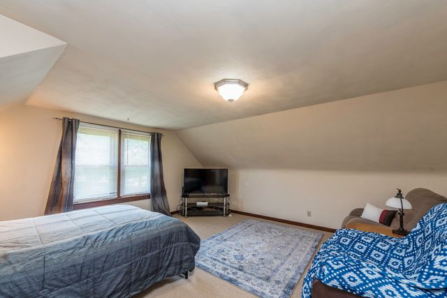 3315 Emmaus Avenue, Zion, IL 60099