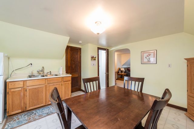 3315 Emmaus Avenue, Zion, IL 60099